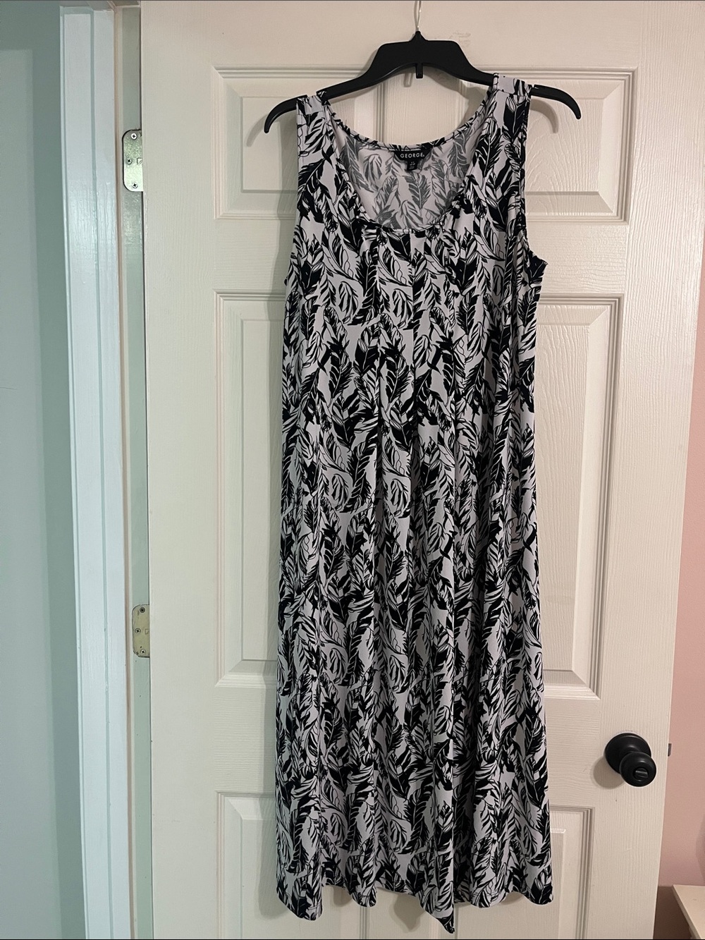 George Black & White Leaf-Print Maxi Dress